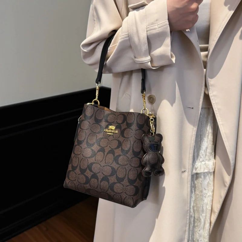 Bolso elegante y lujoso en forma de cubo