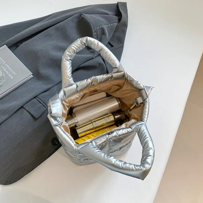 Bolso de hombro acolchado sencillo