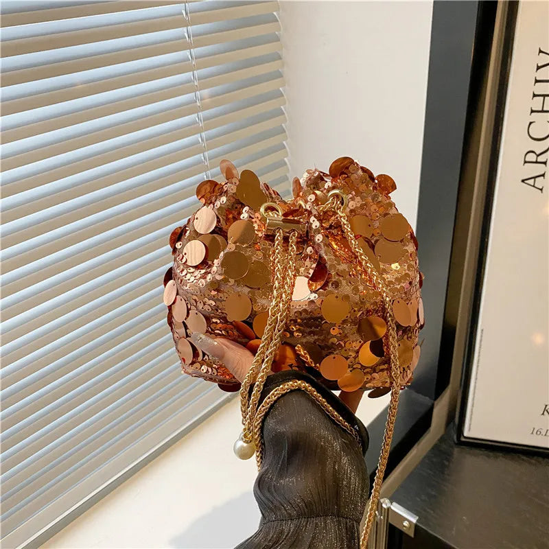 Bolsos de lentejuelas, estilo cubo