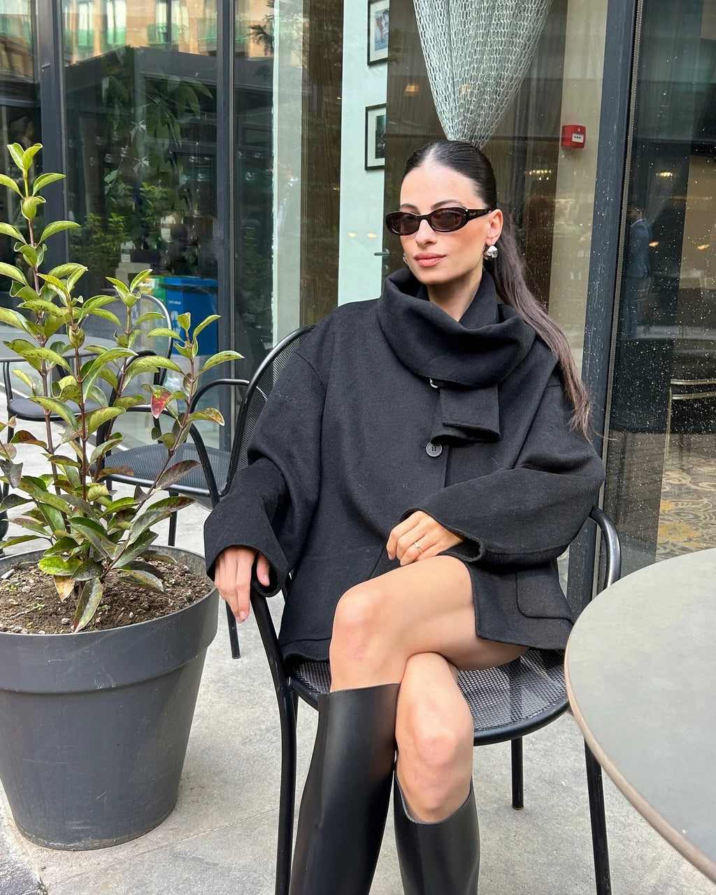 Cárdigan de lana negro con bufanda Abrigo corto de manga larga