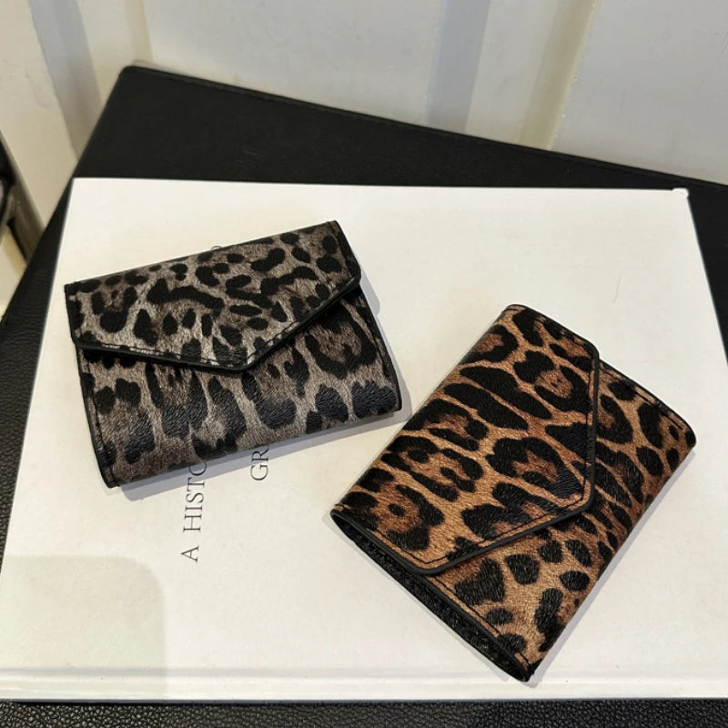 Bolso de mano de piel sintética compacto