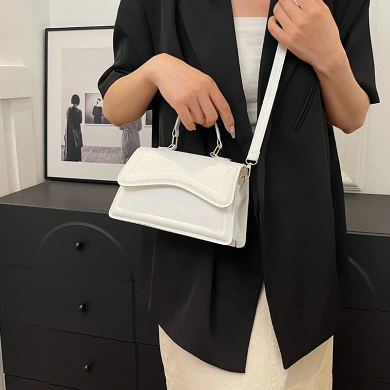 Bolso pequeño con solapa