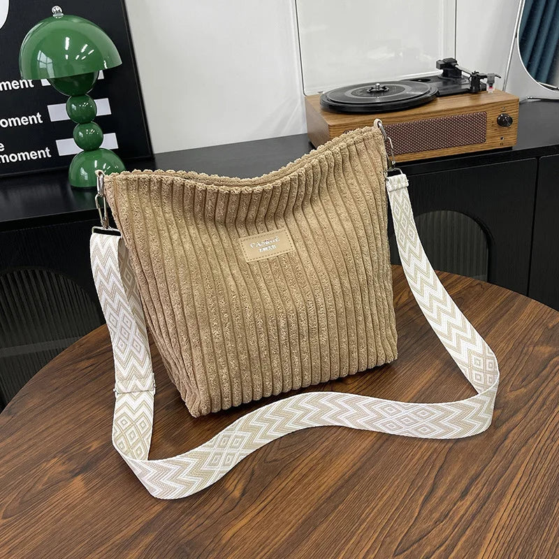 Bolso bandolera de pana de color liso