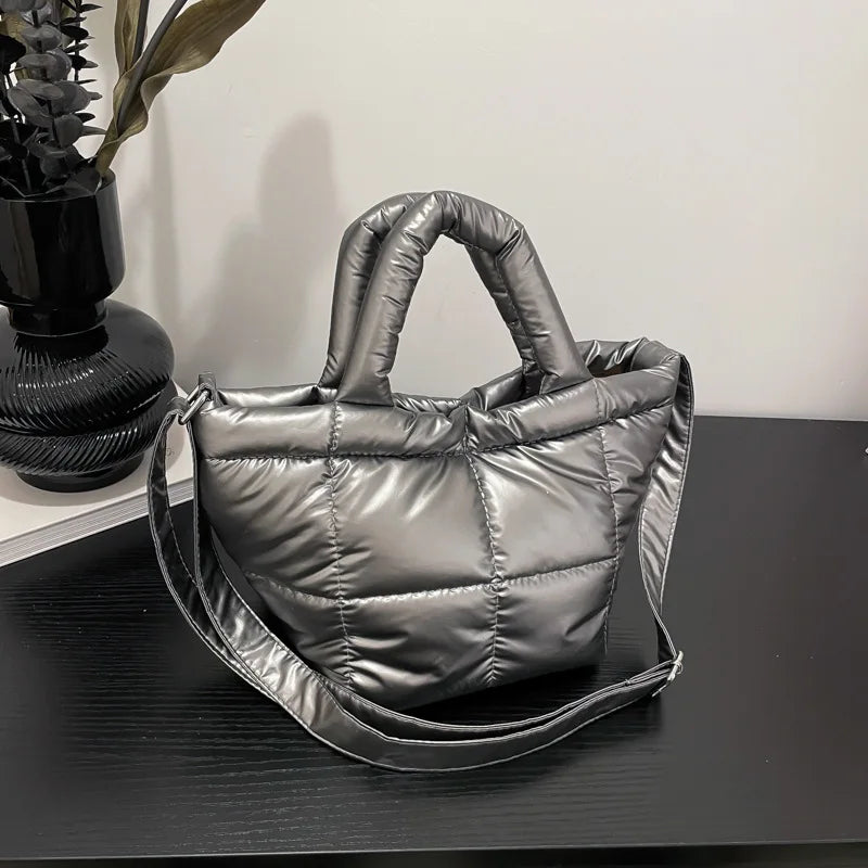 Bolso de hombro acolchado sencillo