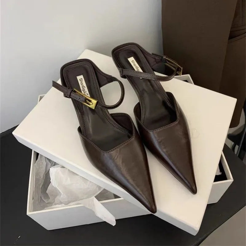 Tacones bajos y finos