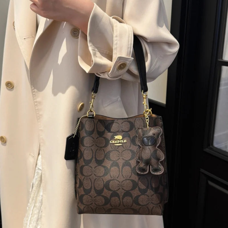 Bolso elegante y lujoso en forma de cubo