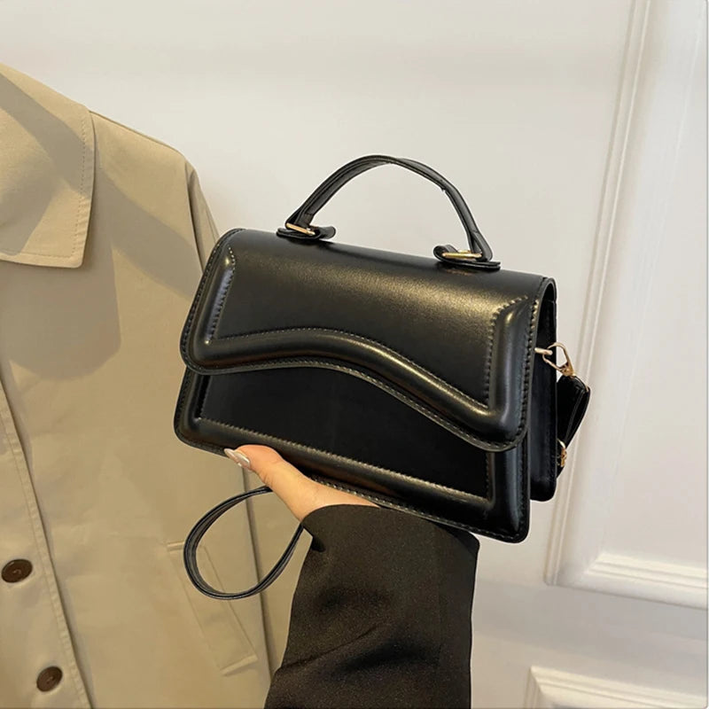 Bolso pequeño con solapa