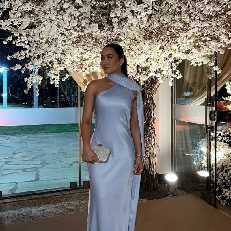 Vestido elegante con lazo