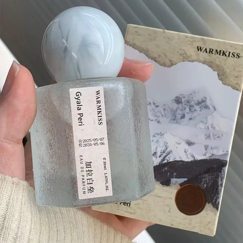 Perfumes clásicos con aroma floral y feromonas