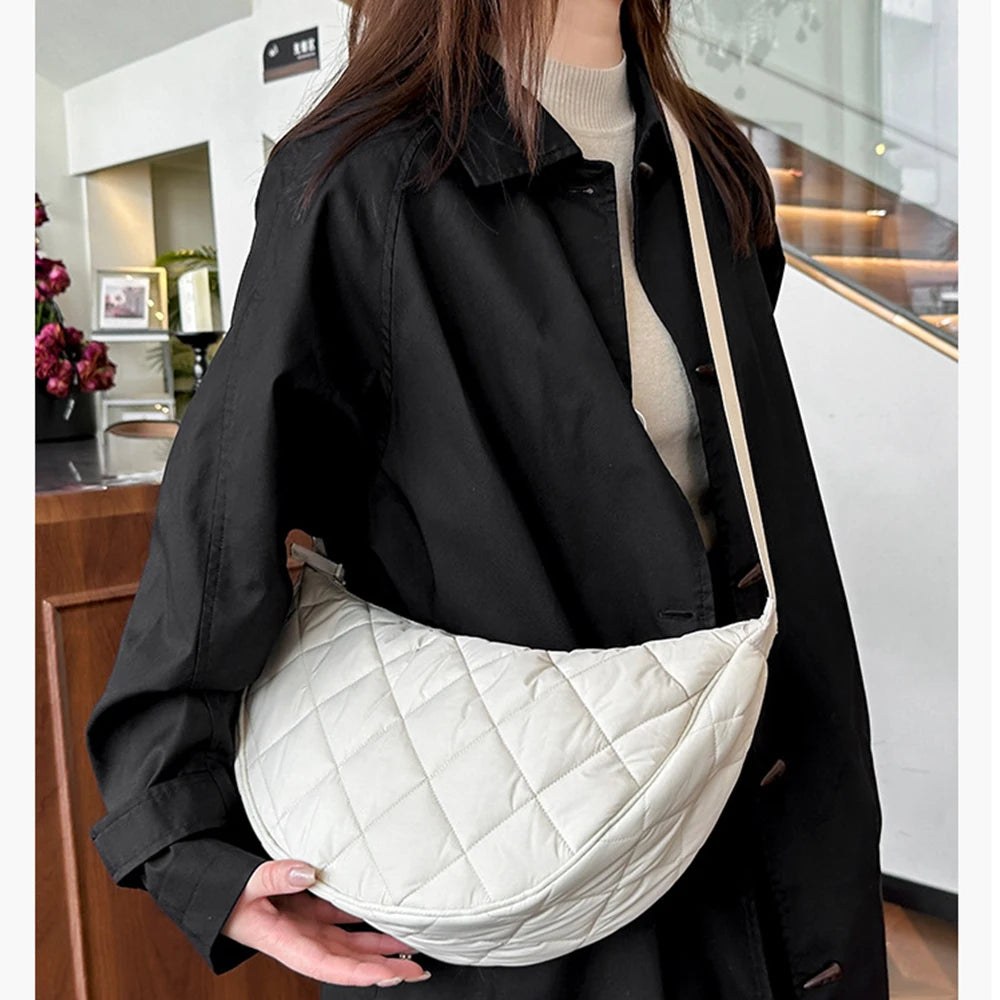 Bolso de pecho estilo hobo