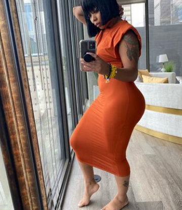 Conjunto de ropa urbana informal de color sólido